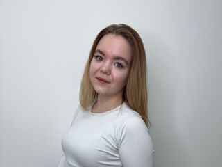 AnnisAnness's Video live sex cam Profile Image