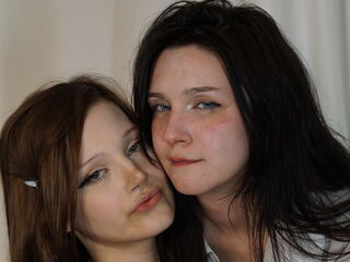 ArletteAndCate's Blonde live cam girls Profile Image