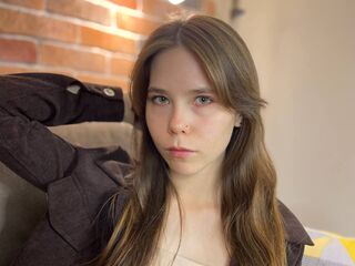 EmiliDen's Cam live sex show Profile Image