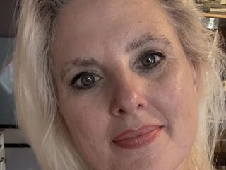 Lisanix's Live sex woman Profile Image